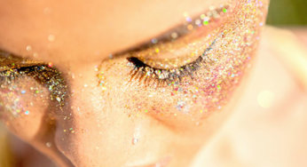 Como usar glitter na maquiagem o ano todo!
