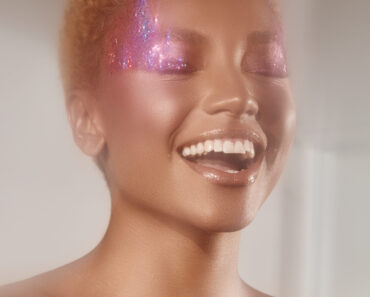 Lançamento Catharine Hill para brilhar no Carnaval 2026 e 5 ideias de maquiagem com glitter para usar na folia